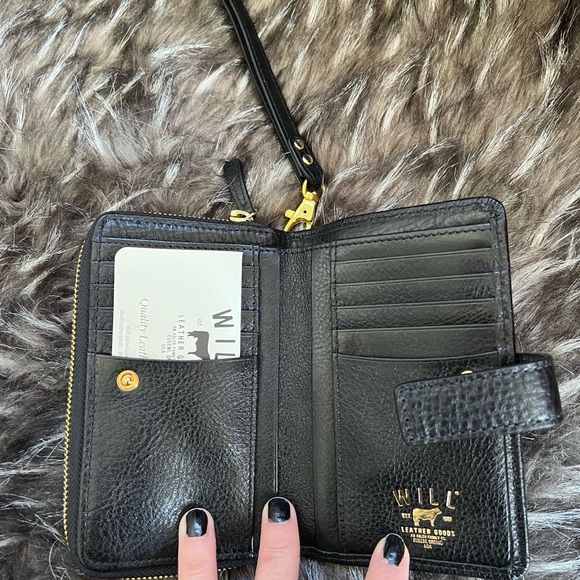 New Will Leather Brand wallet with zipper compartment and snap closure - Picture 3 of 7